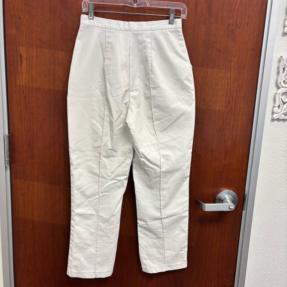 Princess Polly Encore Faux Leather High Waist High Rise White Crop Pants size 6 - Picture 5 of 16